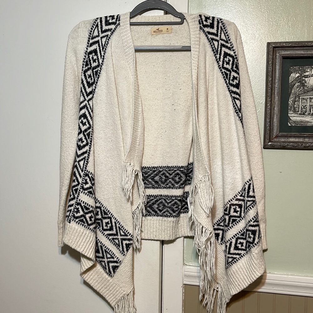 Hollister cardigan no damage or holes